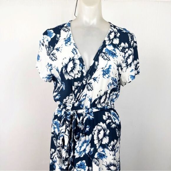 Vici Blue And White Floral wrap Maxi Dress V neck Small - Picture 8 of 12